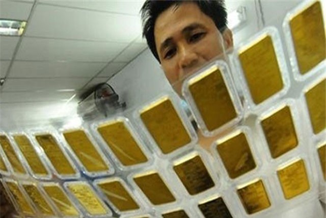 GIÁ VÀNG NGÀY 9/10: USD tăng vô cực, vàng bán tháo không dừng