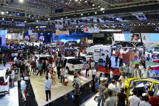 Khách hàng xuống tiền, thị trường ô tô bắt đầu tăng tốc