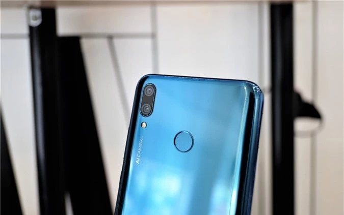 Anh thuc te Huawei Y9 2019 - smartphone 4 camera A.I, pin 4.000 mAh hinh anh 11