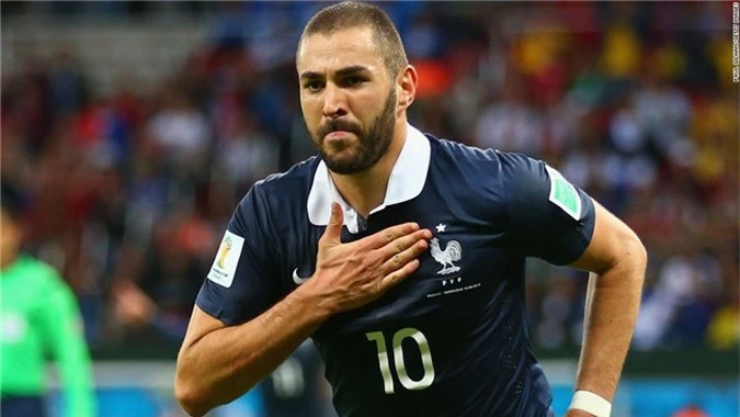 Benzema la ung vien Qua bong Vang 2018: Tro lo cua France Football hinh anh 4