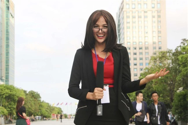 Cải trang để phỏng vấn người đi đường về chính mình, Hoa hậu HHen Niê nhận quả đắng - Ảnh 1.