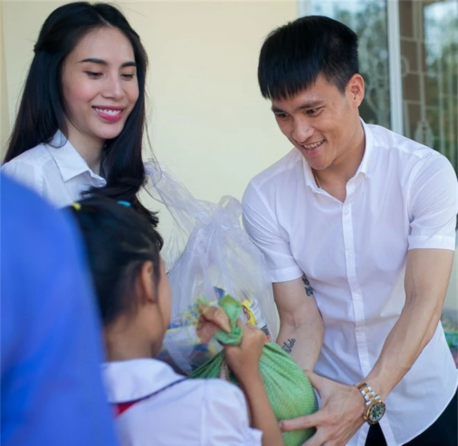 Thủy Tiên, con gái Thủy Tiên, sao Việt