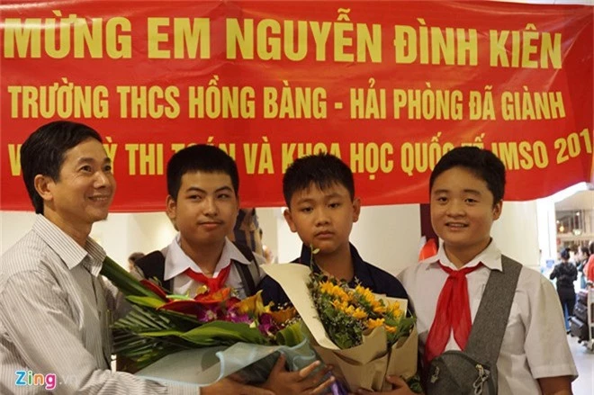 Nam sinh gianh huy chuong vang Olympic Toan hoc biet doc tu 3 tuoi hinh anh 1