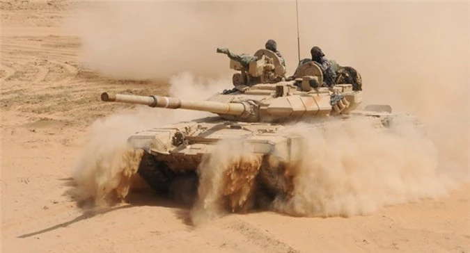Quân đội Syria đang ra sức siết gọng kìm khủng bố IS ở sa mạc 