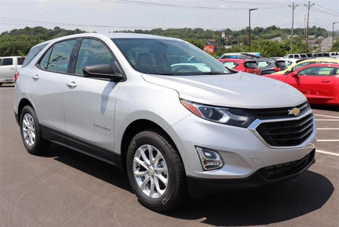 1. Chevrolet Equinox LS AWD 2019.