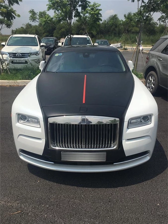 Rolls-Royce Wraith từng của Chủ tịch Trung Nguyên tái xuất với bộ áo mới