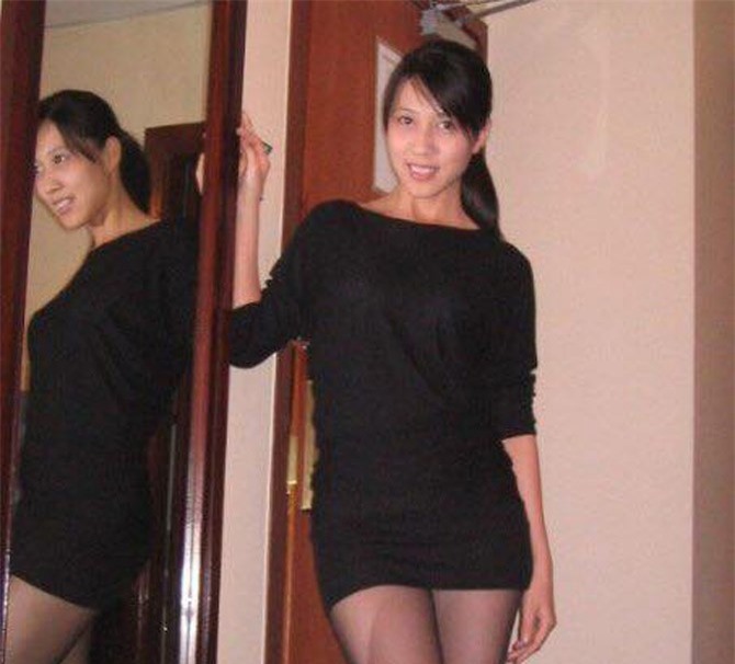 Vợ Phạm Anh Khoa thuở thanh xuân xinh đẹp không kém bạn thân Hà Tăng