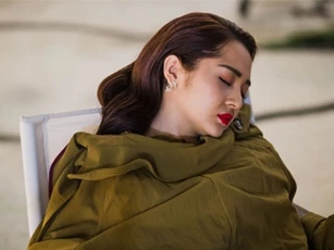 Bảo Anh ngất xỉu khi chụp ảnh quảng cáo