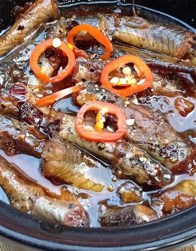 Cá kèo kho tiêu đậm đà, ngửi mùi từ xa đã nuốt nước miếng. Cá kèo kho tiêu đậm đà, ngửi mùi từ xa đã nuốt nước miếng.