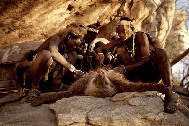 Bộ lạc nguyên thủy Tanzania sống như thời cổ đại ở thời hiện đại