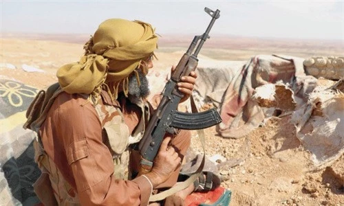 Một tay súng nổi dậy tại tỉnh Idlib hồi đầu tháng 9. (Ảnh: Reuters) Một tay súng nổi dậy tại tỉnh Idlib hồi đầu tháng 9. (Ảnh: Reuters)