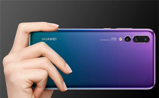 Huawei P20 Pro dẫn đầu xu thế “nhiều camera” trên smartphone, với tổng cộng tới 3 ống kính ở mặt sau.