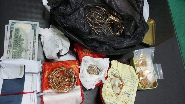 Tài xế taxi Mai Linh trả lại 500 triệu đồng cho khách bỏ quên