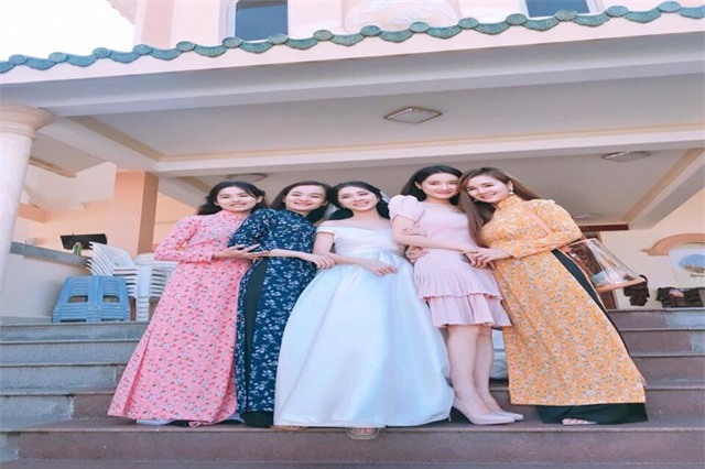 Gia đình nhà vợ Trường Giang lại đón thêm tin vui sau đám cưới