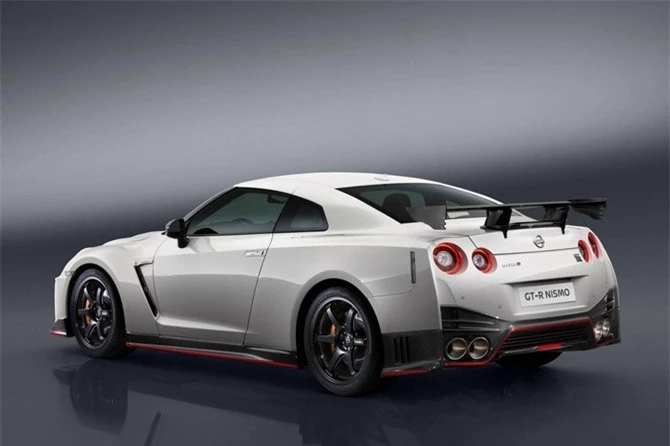 6. Nissan GT-R Nismo 2018 (giá: 175.490 USD).