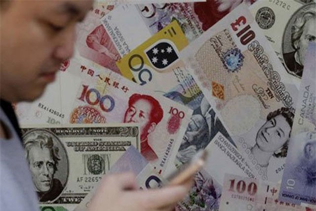 Tỷ giá ngoại tệ ngày 12/10: USD trượt giảm, euro vụt tăng