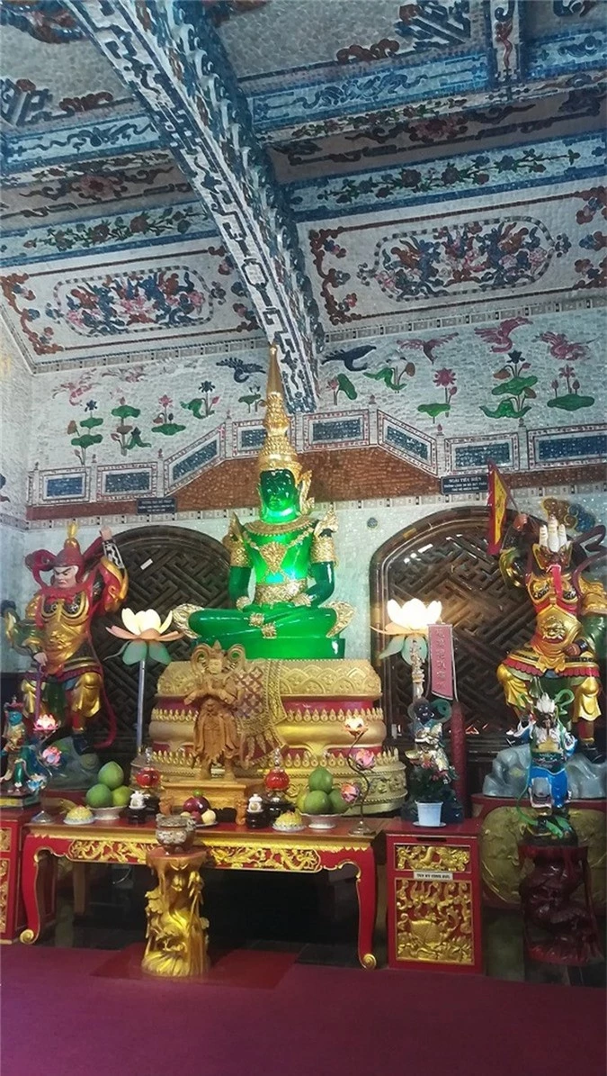 Chuyện về ngôi chùa 've chai' giữ nhiều kỷ lục ở Đà Lạt - ảnh 4