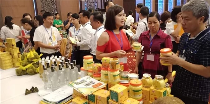 Quảng bá thương hiệu sản phẩm BK ESSE tại Hội nghị kết nối Việt Trung diễn ra tại Lạng Sơn tháng 8/2018.