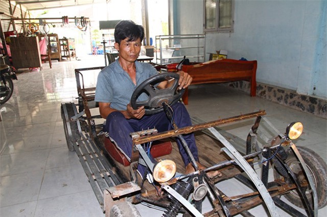 Anh nông dân Củ Chi chưa học hết lớp 3, bán bò chế xe 4 bánh 'mui trần'