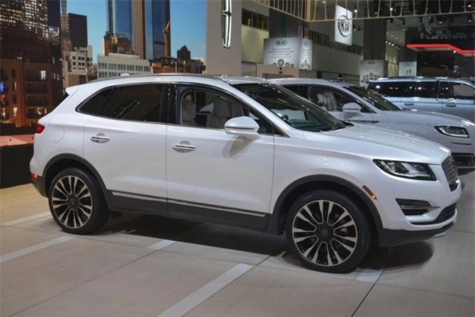 4. Lincoln MKC 2019 (giá khởi điểm: 33.995 USD).