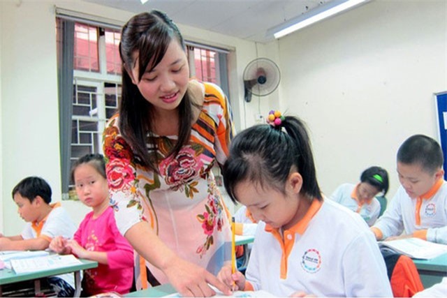 Giải gấp bài toán thừa thiếu giáo viên