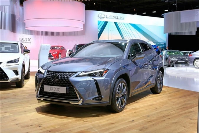 Crossover Lexus UX hoan toan moi xuat hien o Paris Motor Show hinh anh 1