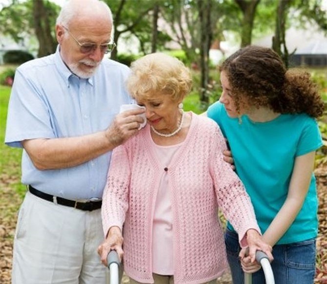 10 dấu hiệu cảnh bảo của bệnh mất trí nhớ - Alzheimer