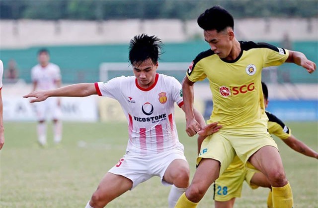 Nam Định ở lại với V-League sau loạt penalty cân não