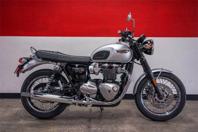 1. Triumph Bonneville T120.