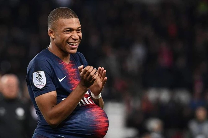 Tiền vệ trái: Kylian Mbappe (PSG).