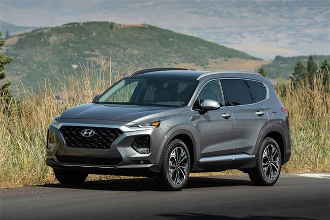 2. Hyundai Santa Fe (doanh số: 79.777 chiếc).