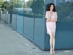 Tuổi 42, Hoa hậu Thu Thủy vẫn xinh đẹp hút mắt với gu thời trang thanh lịch