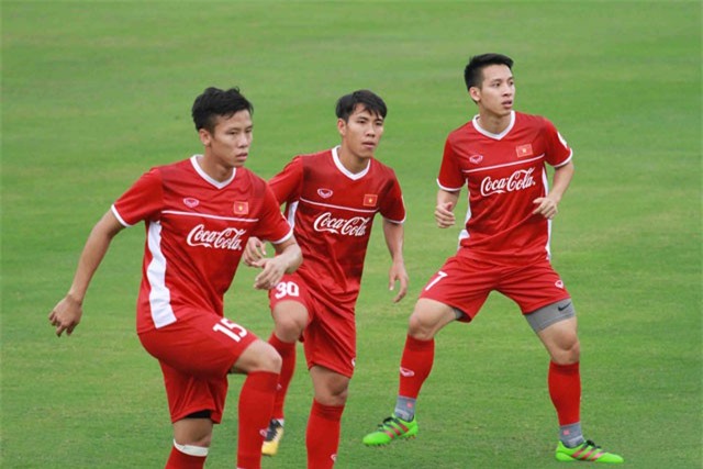 Tuyển thủ Việt Nam bỡ ngỡ với giáo án lạ của thầy Park