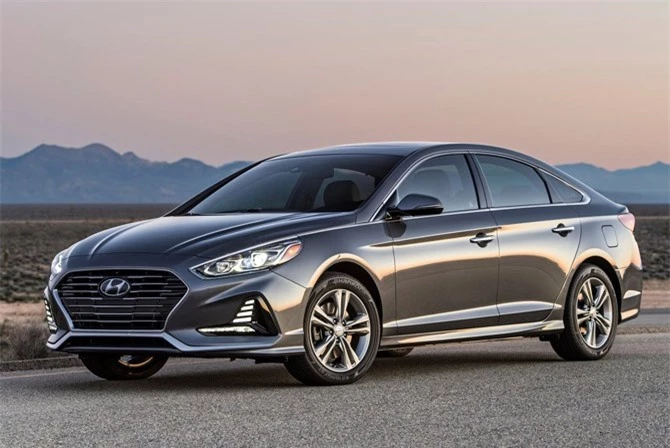 4. Hyundai Sonata 2019 (giá khởi điểm: 22.300 USD).