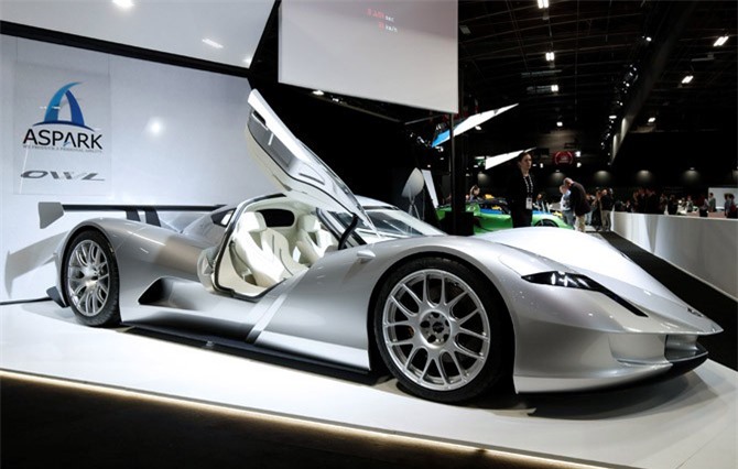 Clip: Cận cảnh siêu xe giá hơn 84 tỷ đồng