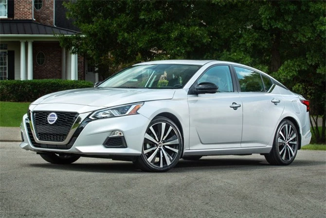 7. Nissan Altima 2019 (giá khởi điểm: 24.645 USD).