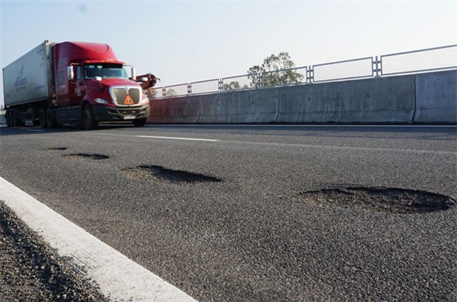 Cao tốc 35.000 tỷ: Nhà thầu chính gói thầu A5 bán thầu 100%