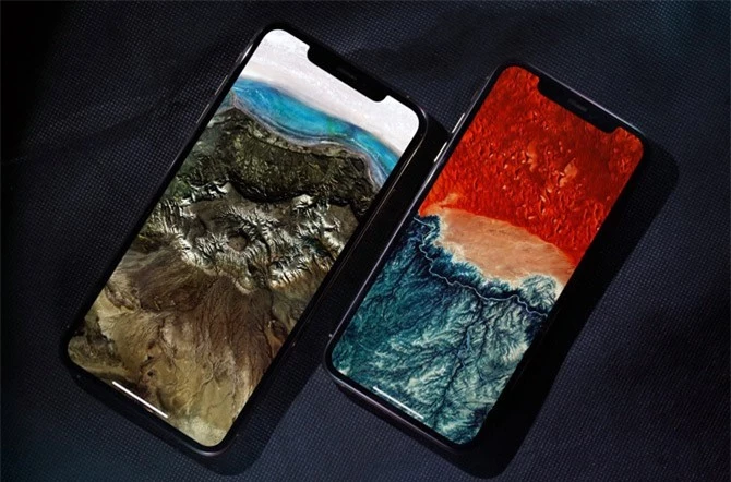 iPhone Xs và iPhone Xs Max (phải).