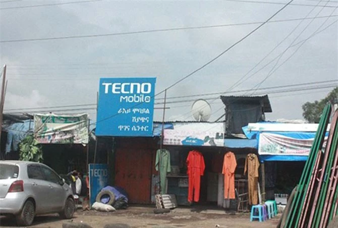 Một cửa hàng điện thoại Tecno, hình ảnh phổ biến ở châu Phi