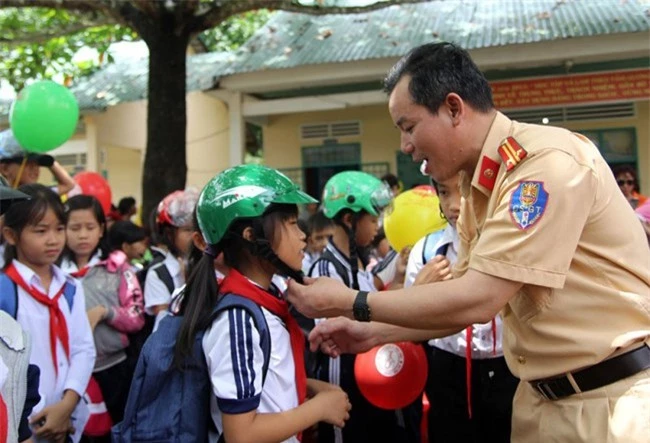 Công tác tuyên truyền pháp luật về ATGT chưa được thường xuyên, liên tục là một trong những nguyên nhân khiến TNGT ở Lâm Đồng tăng (ảnh VH).