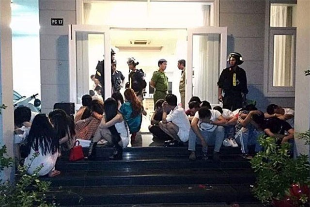 Bắt quả tang 29 nam nữ dự tiệc sinh nhật đãi bằng thuốc lắc