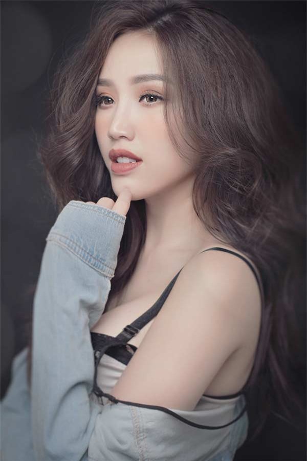 Với khuôn mặt cứng khác lạ, Bảo Thy lại dính tin đồn dao kéo?