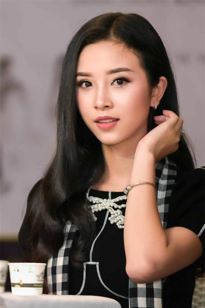 &#xC1; h&#x1EAD;u Th&#xFA;y An t&#xE1;i xu&#x1EA5;t sau khi b&#x1ECF; thi Hoa h&#x1EAD;u Qu&#x1ED1;c t&#x1EBF; 2018