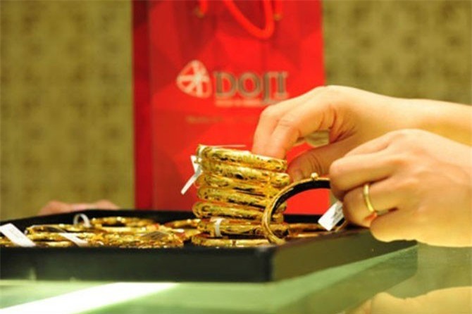 Giá vàng 15/10: Đợt tăng mạnh nhất 2 năm qua