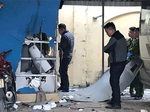 Điều tra vụ nổ lớn tại nhà riêng của chủ tịch xã ở Nghệ An