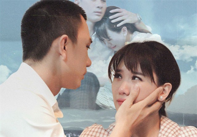 Là vợ Trấn Thành nhưng Hari Won lại đẫm nước mắt vì chàng trai này