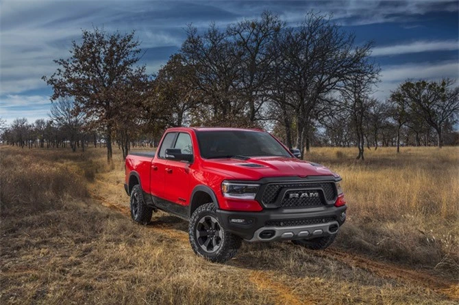 2. Ram 1500 Rebel Quad Cab 4X4 2019.