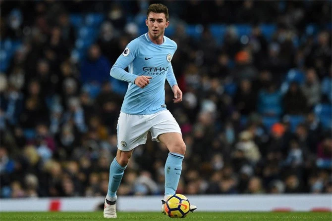 2. Aymeric Laporte (Man City, 742 lần).