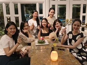 Dàn Hoa hậu, Á hậu tổ chức sinh nhật muộn cho Đỗ Mỹ Linh