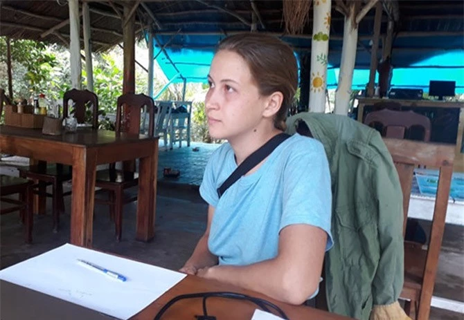 Anastasiia tại nhà nghỉ Thuý House ngày 6/10. Ảnh: Hoàng Trung Anastasiia tại nhà nghỉ Thuý House ngày 6/10. Ảnh: Hoàng Trung